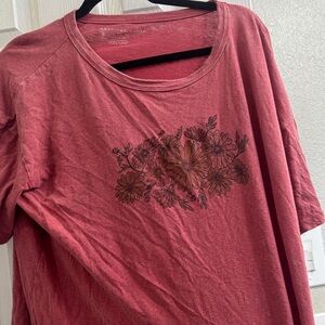 American Eagle Outfitters Red Floral Short Sleeve Tee